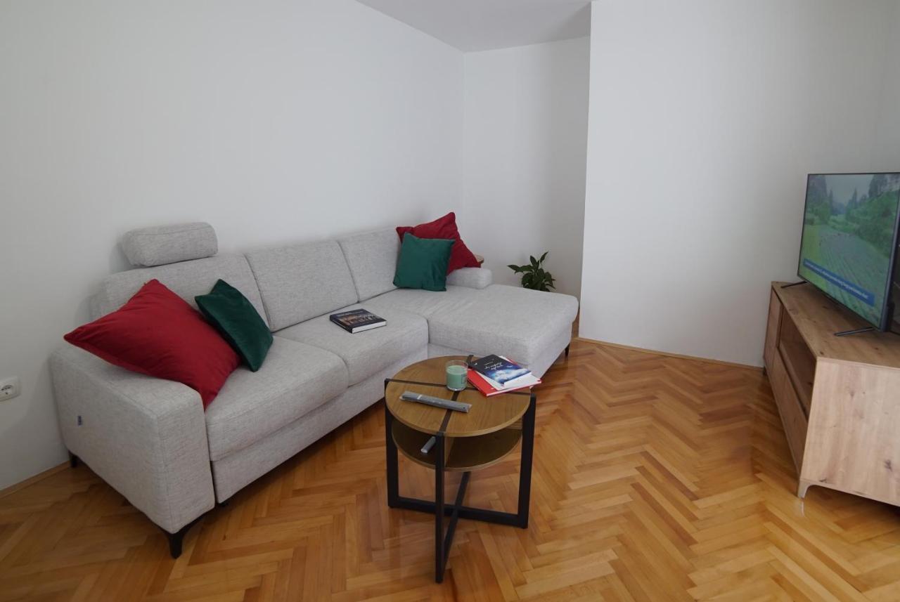Simon'S Apartment Zara Esterno foto